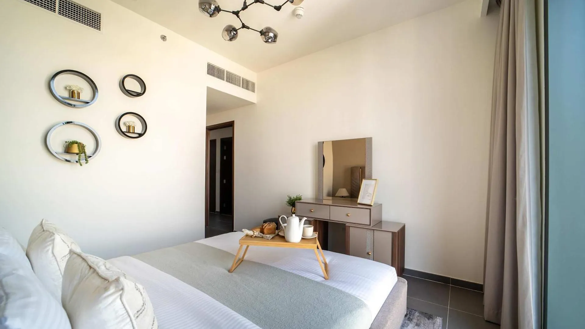 Frank Porter - Creek Edge Tower 1 Dubai